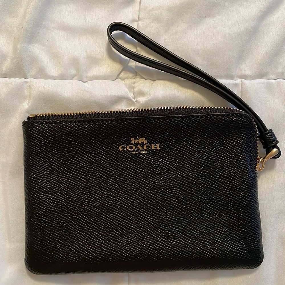 CYBER SALE 🎉🎉Coach wristlet